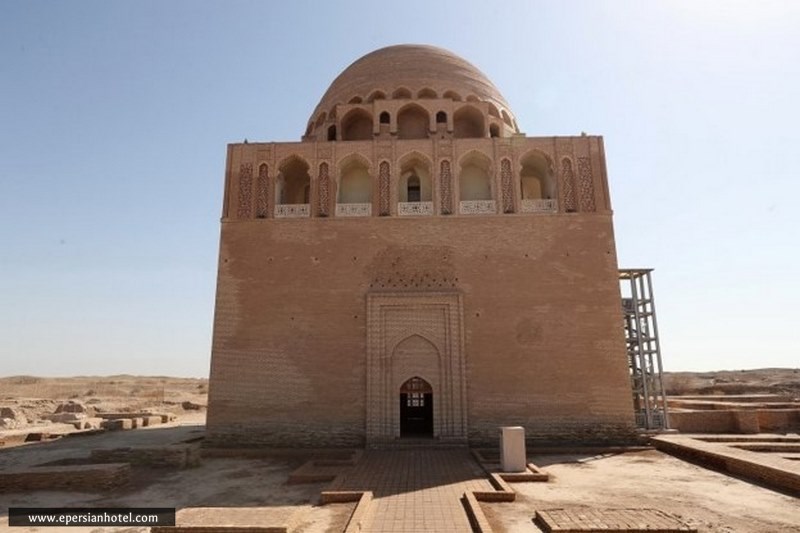 معماری خاص مقبره سلطان سنجر